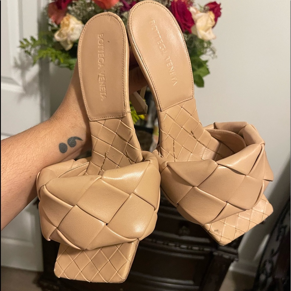 Bottega V heels